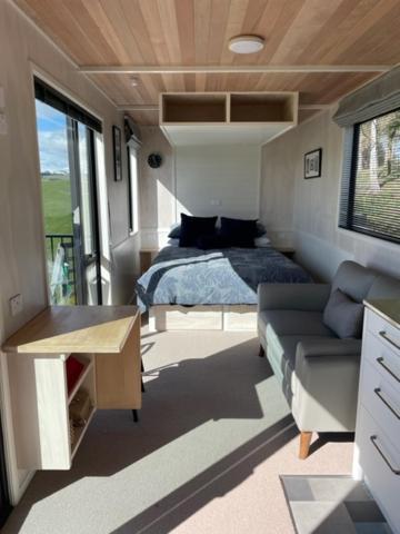 Boutique Tiny House - Te Anau Country Accommodation Exterior photo