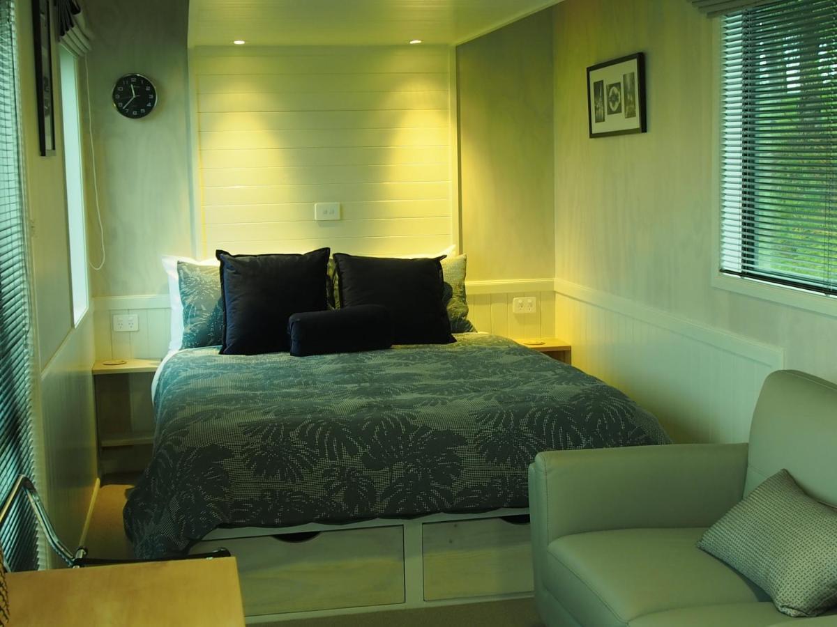 Boutique Tiny House - Te Anau Country Accommodation Exterior photo